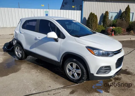 2018 Chevrolet Trax Ls z USA, uszkodzony, nr VIN KL7CJNSB4JB722709